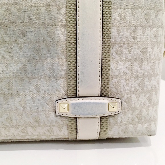 Michael Kors Vanilla White Adjustable Strap Tote Bag - Picture 8 of 12